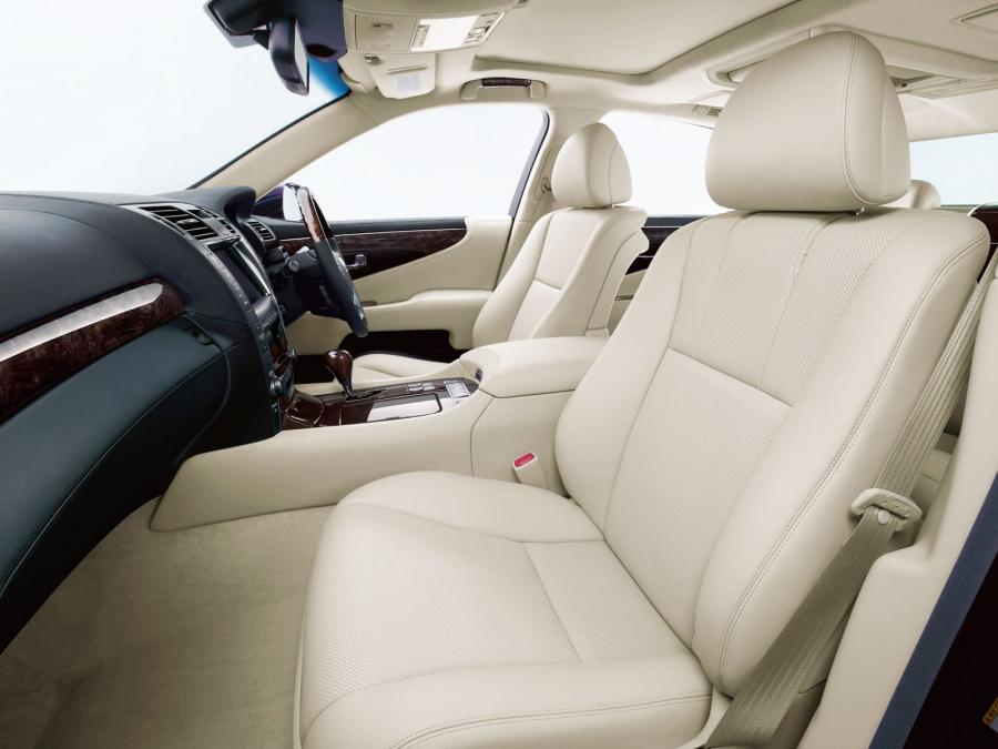  Lexus LS600h 2007 года  (JP) (фото 5 из 9)